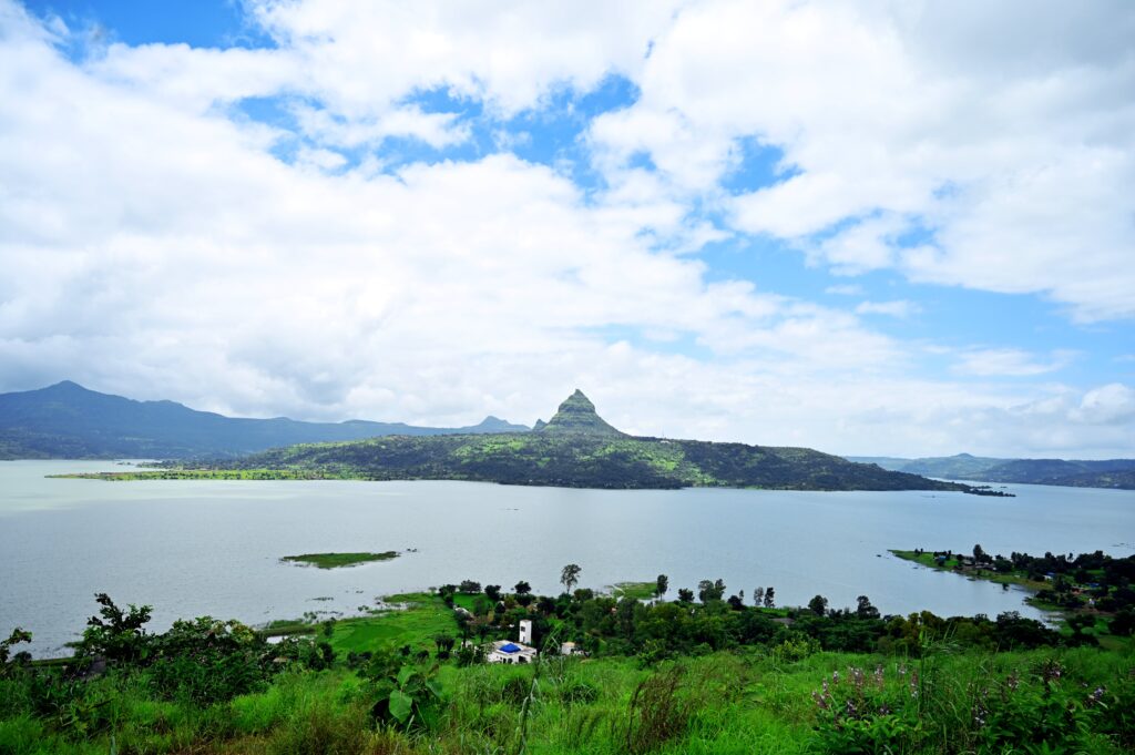 pavna lake